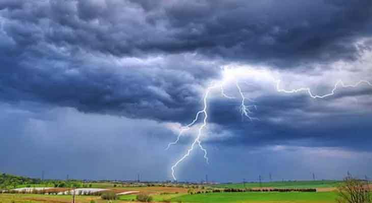 নবাবগঞ্জে বজ্রপাতে কৃষকের মৃত্যু
